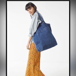 BAGGU Giant Pocket Tote in Denim